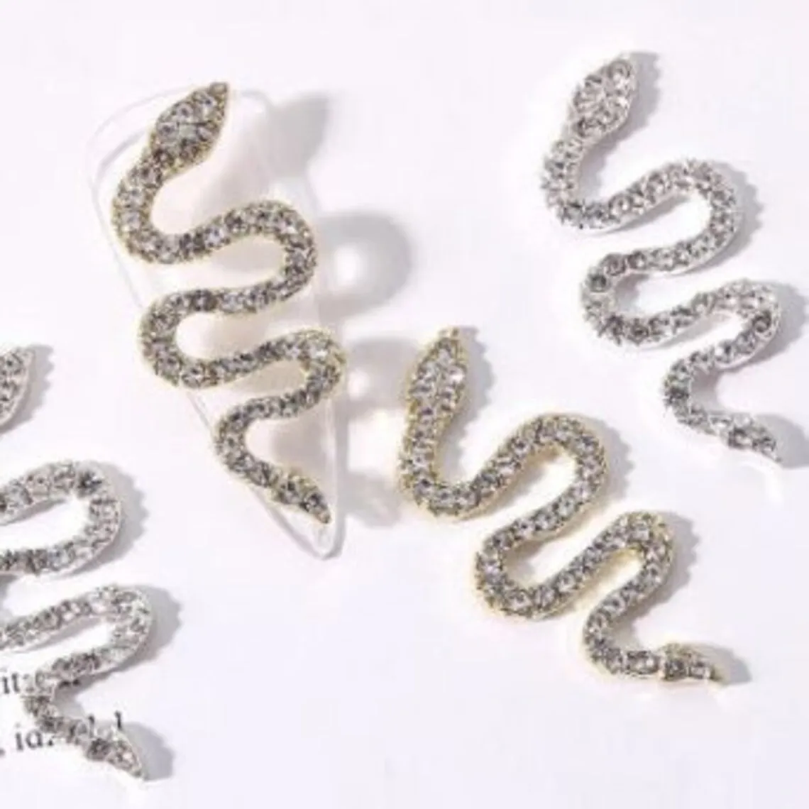 Oversize Long Snakes Charms Gold/ Silver Nail Art Charm Bling Nail Art(31mm ) Silver Zircon Large Snake 5PC Bling Nail Charm
Oversize Long Snakes Charms Gold/ Silver Nail Art Charm Bling Nail Art(31mm ) Silver Zircon Large Snake 5PC Bling Nail Charm
