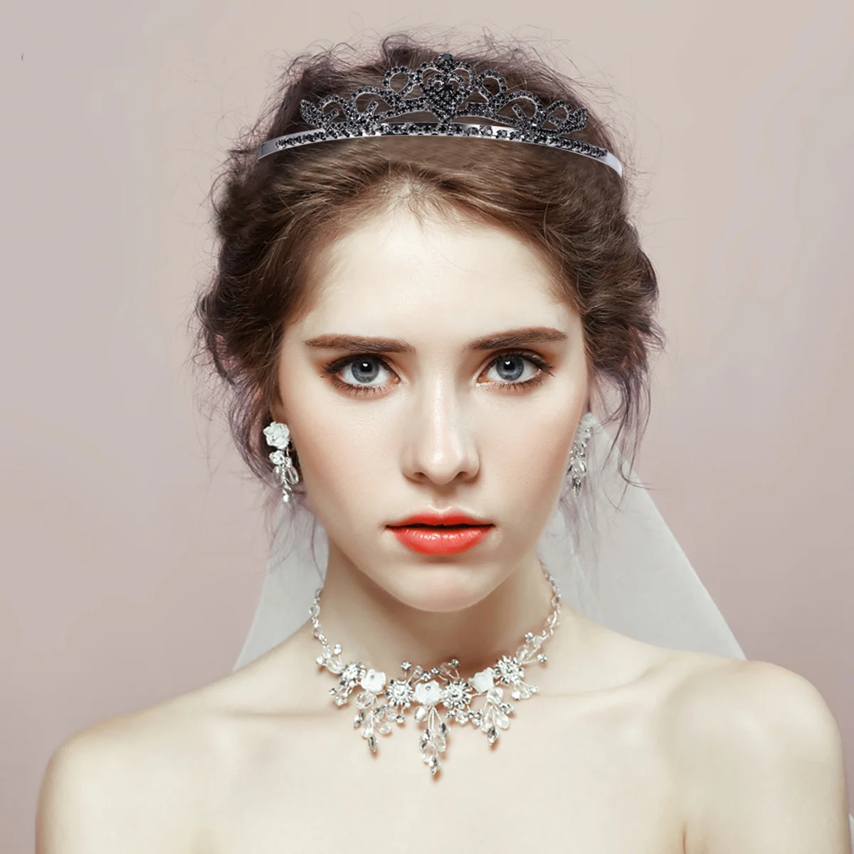 Black Rhinestone Tiara Metal Crown Glitter Crysta Headpieces Wedding Headband with Comb for Bridal Lady
Black Rhinestone Tiara Metal Crown Glitter Crysta Headpieces Wedding Headband with Comb for Bridal Lady