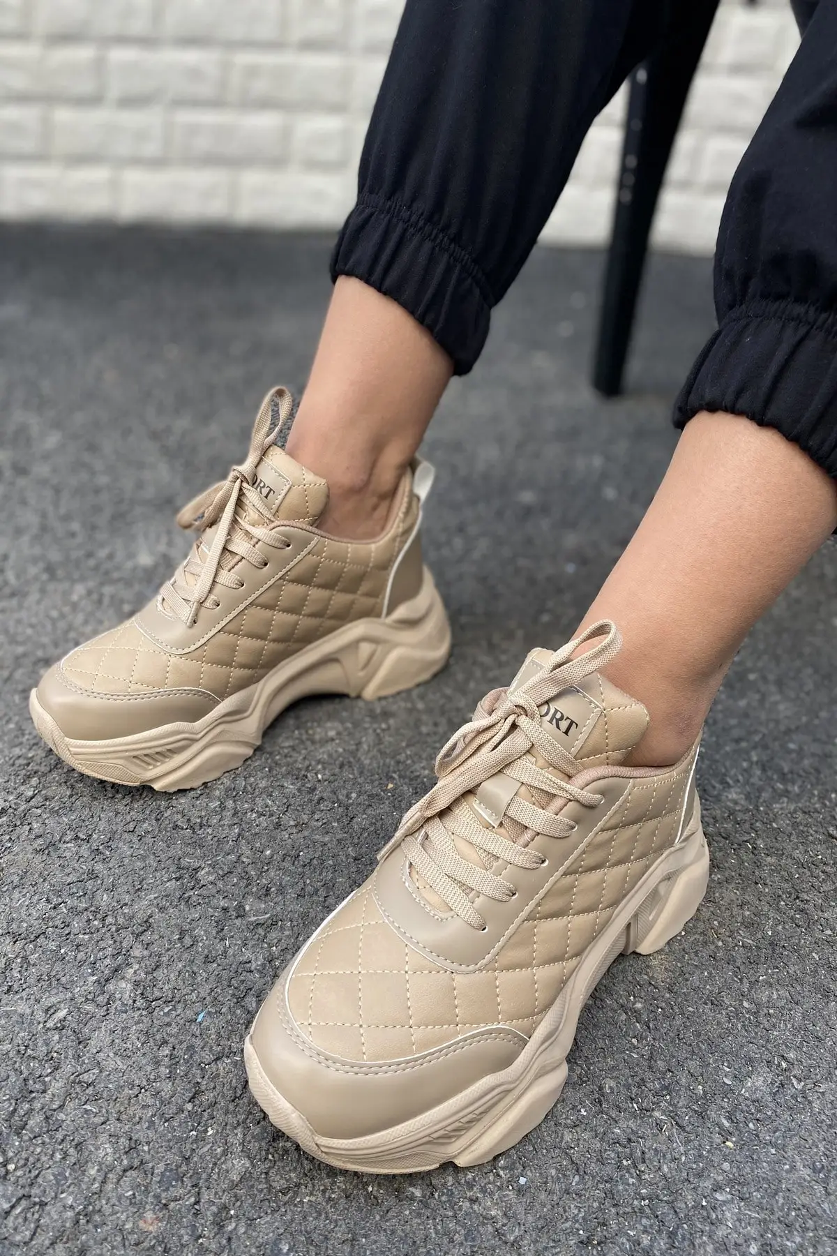 Summer Shoes Ladies 2022 Sneakers Women's Sports 2022 Fashion Medium Heel Beige Novelty Casual Woman Loafers Female Heel
Summer Shoes Ladies 2022 Sneakers Women's Sports 2022 Fashion Medium Heel Beige Novelty Casual Woman Loafers Female Heel