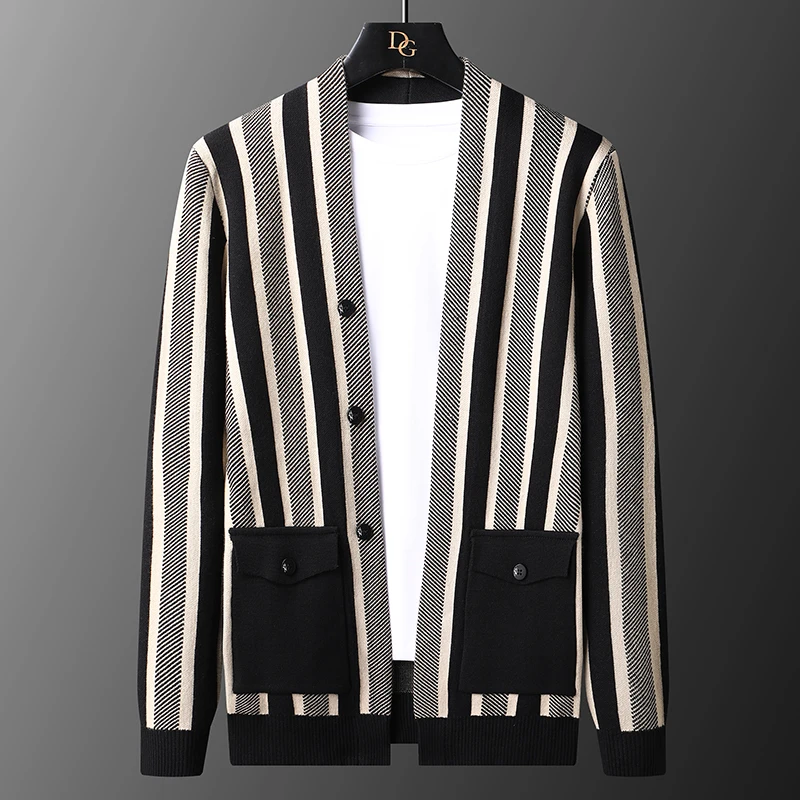 2022 New Male Spring And Autumn Stripe Sweaters Men's V-neck Cardigan Sweater Slim Sweater Thin Waist Knit Coat Men Coat S-4XL
2022 New Male Spring And Autumn Stripe Sweaters Men's V-neck Cardigan Sweater Slim Sweater Thin Waist Knit Coat Men Coat S-4XL