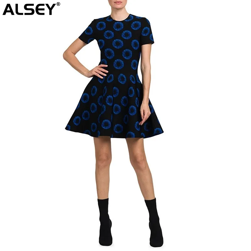 2023 Summer New Comfortable Jacquard Short Sleeve Dress Blue Circle Round Neck Waisted Short Streetwear Casual Daily Wear A05460
2023 Summer New Comfortable Jacquard Short Sleeve Dress Blue Circle Round Neck Waisted Short Streetwear Casual Daily Wear A05460