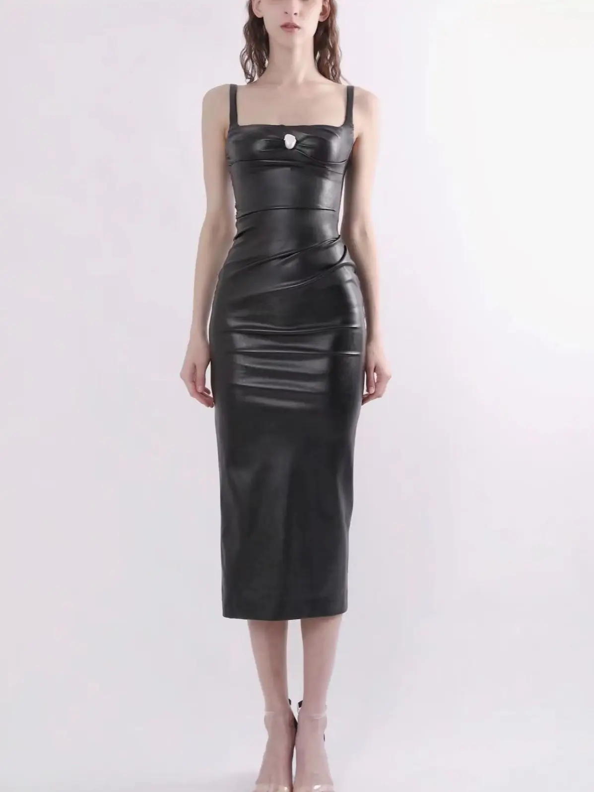 High-definition temperament model shows the figure imitation sheep belt chest pad tube top heterosexual pearl buckle waist pleat 
High-definition temperament model shows the figure imitation sheep belt chest pad tube top heterosexual pearl buckle waist pleat