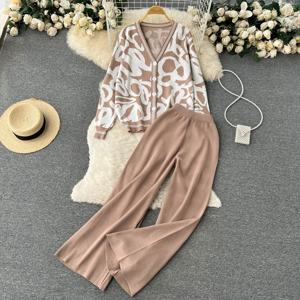 Fashion Two-piece Suit Women's Pant Sets Autumn Winter Printing Long-sleeve Knitted Cardigan High Waist Straight Long Pants Sets
Fashion Two-piece Suit Women's Pant Sets Autumn Winter Printing Long-sleeve Knitted Cardigan High Waist Straight Long Pants Sets