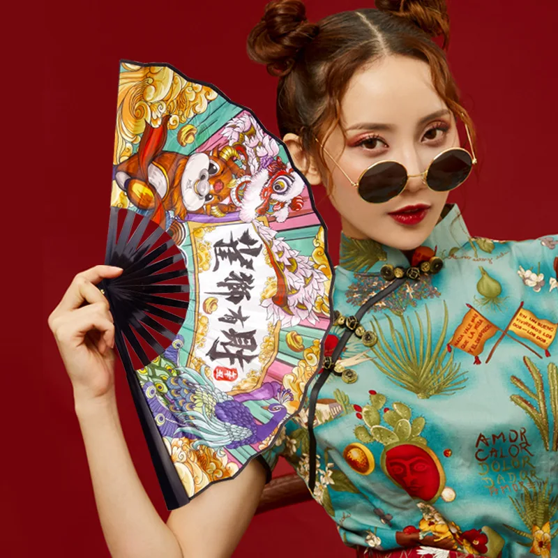 New National Tide Comics Folding Fan Fashion Waterproof Cloth Fan Craft Gifts Women's Dance Party Fan Photo Props Decoration
New National Tide Comics Folding Fan Fashion Waterproof Cloth Fan Craft Gifts Women's Dance Party Fan Photo Props Decoration