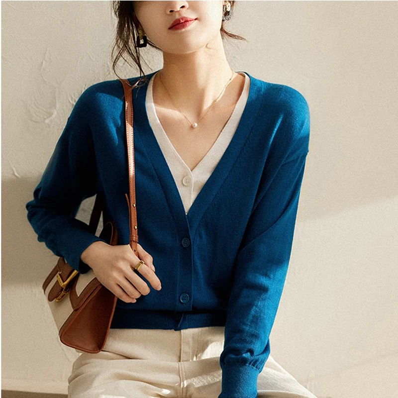 Cardigan Women Winter 2022 Two Fake Pieces Women Sweater V Neck Button Long Sleeve Top Autumn Clothes Female Knitted Sweaters
Cardigan Women Winter 2022 Two Fake Pieces Women Sweater V Neck Button Long Sleeve Top Autumn Clothes Female Knitted Sweaters