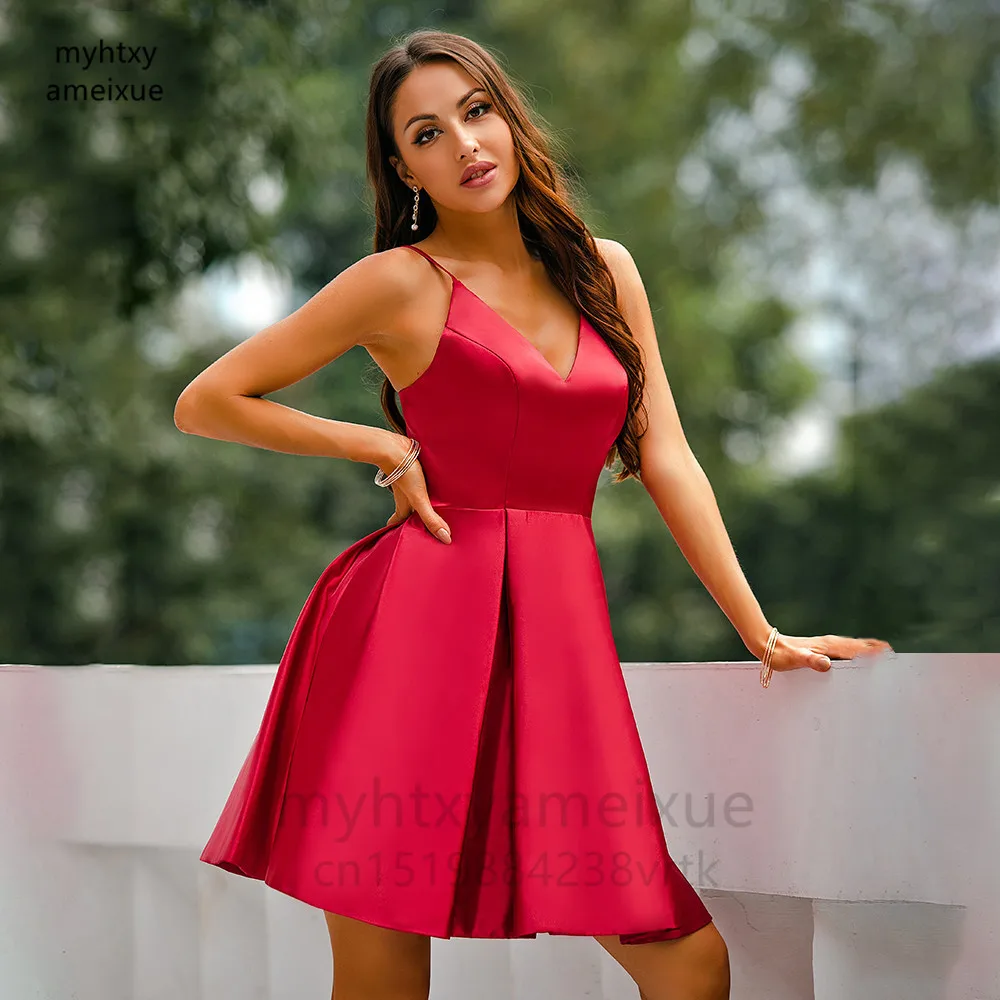 Sexy Simple Red Homecoming Gowns Short Cocktail Dresses Sleeveless V Neckline Back Out Wedding Party Gowns Mini Length 
Sexy Simple Red Homecoming Gowns Short Cocktail Dresses Sleeveless V Neckline Back Out Wedding Party Gowns Mini Length