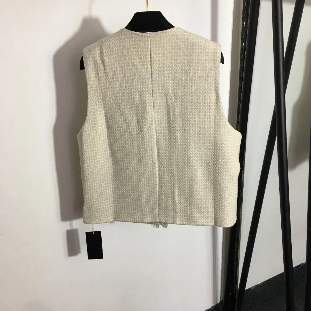 Summer Women's New Vest Coat O-neck Button Pocket Tank Top Plush Edge With Brooch Slim Fit Versatile 1656457120
Summer Women's New Vest Coat O-neck Button Pocket Tank Top Plush Edge With Brooch Slim Fit Versatile 1656457120