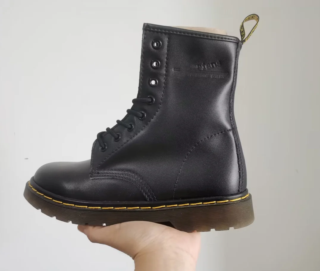 Ботинки Martinss женские короткие, тонкие дышащие из натуральной кожи, с восемью отверстиями, в британском стиле, летняя мотоциклетная обувь
Ботинки Martinss женские короткие, тонкие дышащие из натуральной кожи, с восемью отверстиями, в британском стиле, летняя мотоциклетная обувь