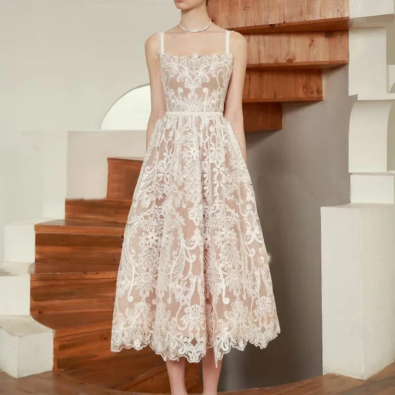 French Romantic Style Dress Light Luxury Suspender Embroidery Cocktail Party Anniversary Midi Dress
French Romantic Style Dress Light Luxury Suspender Embroidery Cocktail Party Anniversary Midi Dress