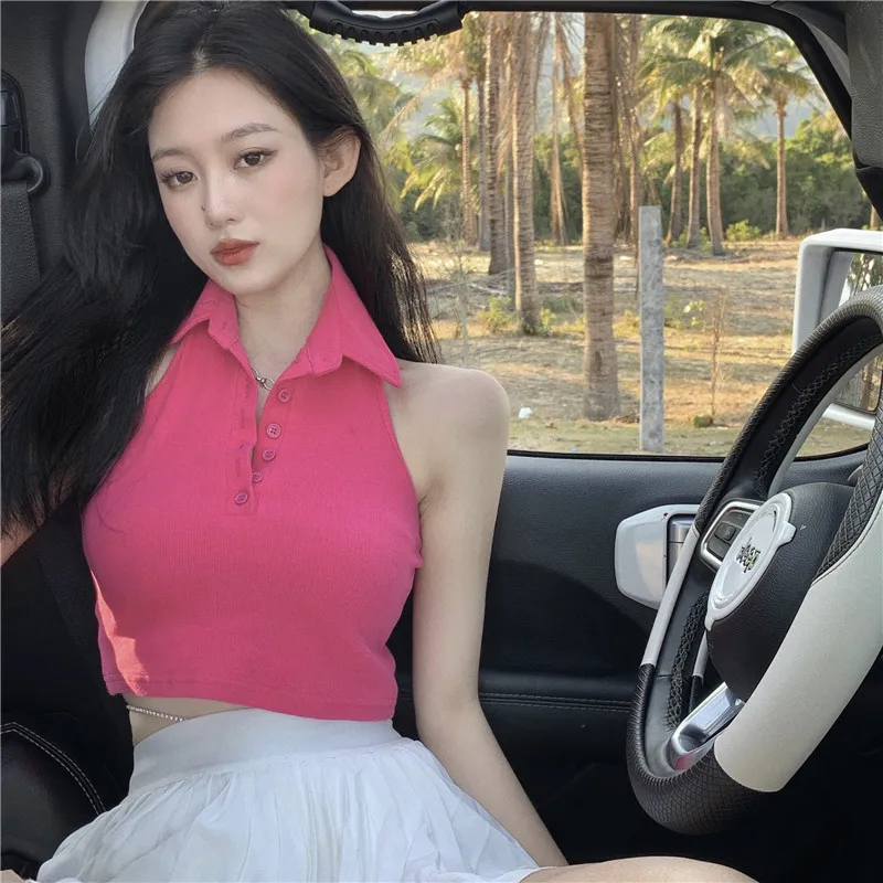 Summer new women's wear design sense knitted V-neck neck Halter beautiful back vest hot girl small suspender wear short top
Summer new women's wear design sense knitted V-neck neck Halter beautiful back vest hot girl small suspender wear short top