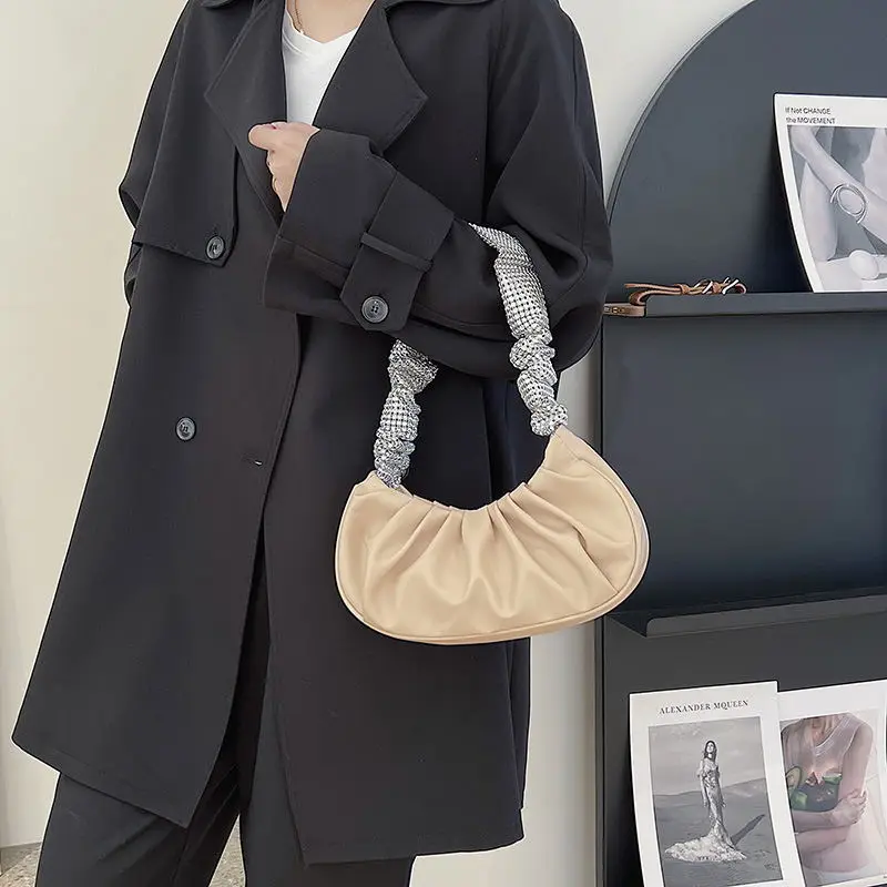 Cloud Drape Bag Female Fashion All-match Flash Diamond Portable Cross-body Bag Hand Carry Light Bag Handbag
Cloud Drape Bag Female Fashion All-match Flash Diamond Portable Cross-body Bag Hand Carry Light Bag Handbag