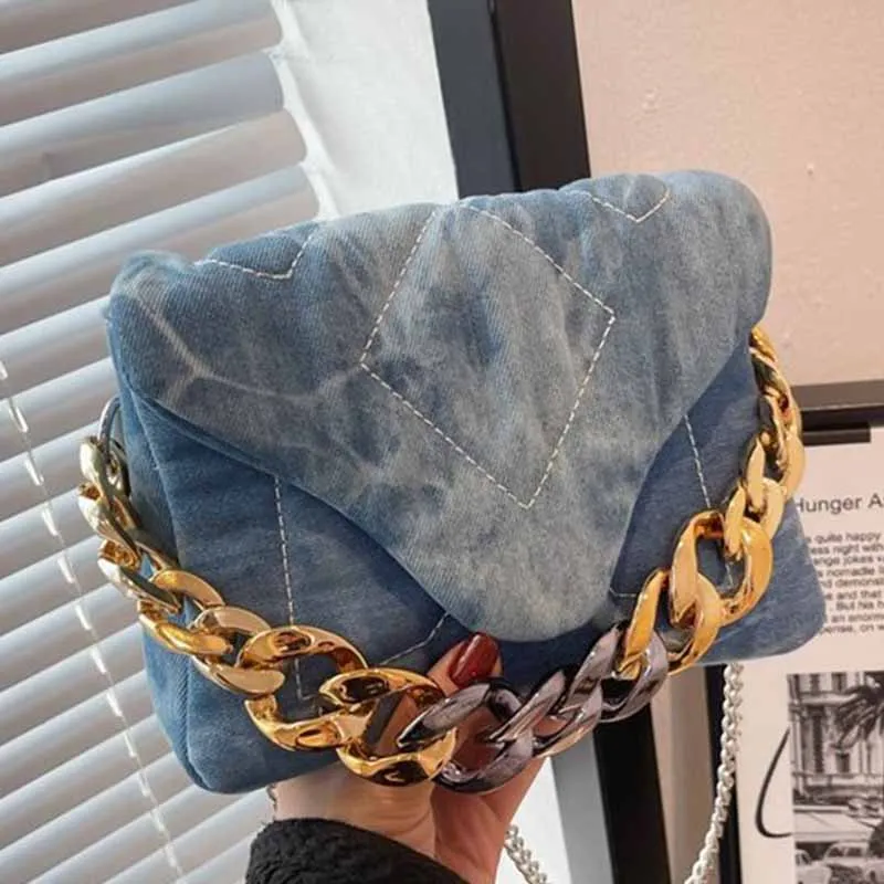 2022 New Trend Summer High-end Niche Design Chain Denim Popular Messenger Bag Women's Aesthetic Fashionable Popular Small Bag
2022 New Trend Summer High-end Niche Design Chain Denim Popular Messenger Bag Women's Aesthetic Fashionable Popular Small Bag