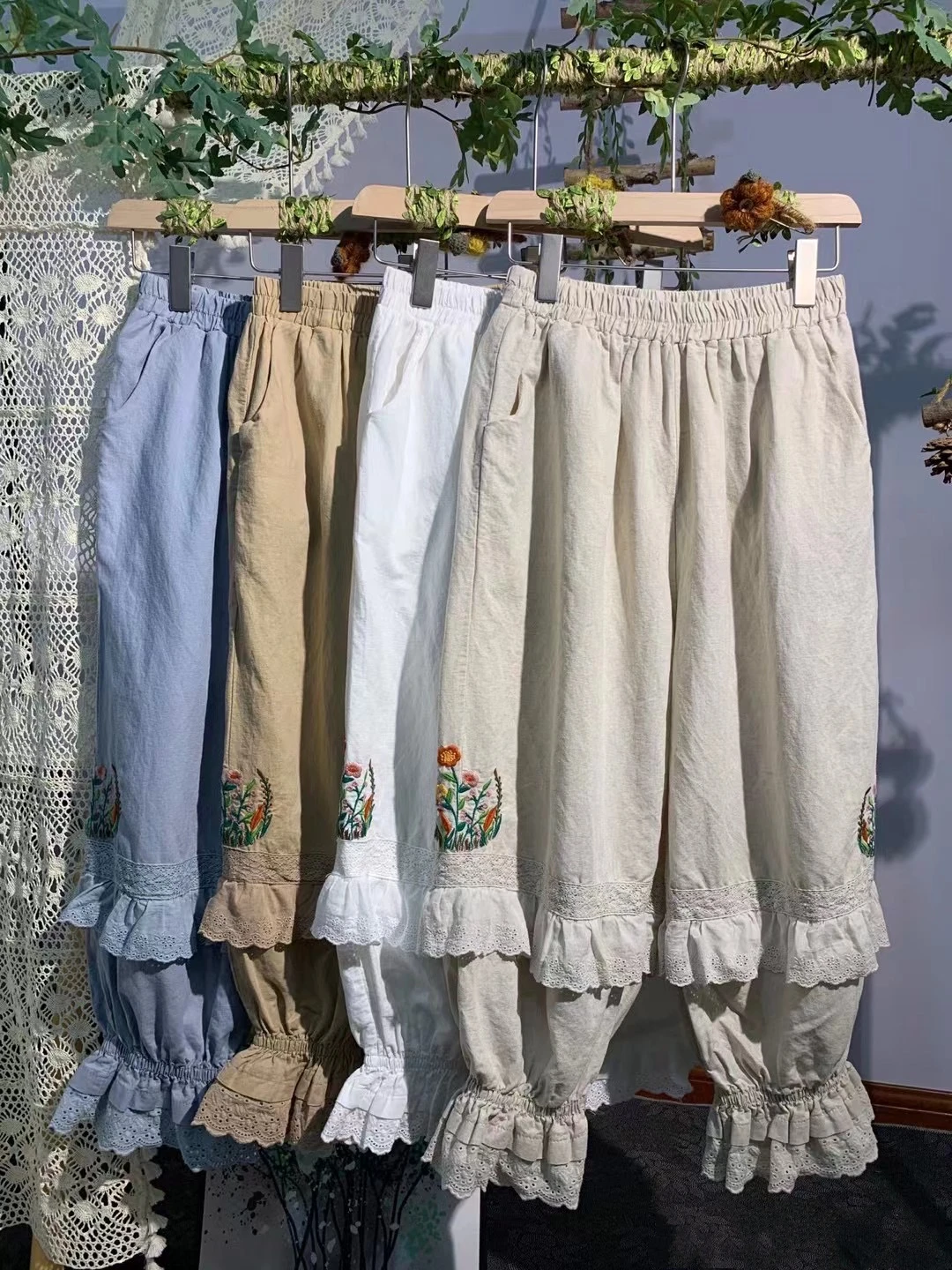 Mori Girl Sweet Age-reducing Lace Embroidered Bloomers Summer Elastic Waist Loose Double Pockets Cotton Linen Ankle-length Pants
Mori Girl Sweet Age-reducing Lace Embroidered Bloomers Summer Elastic Waist Loose Double Pockets Cotton Linen Ankle-length Pants