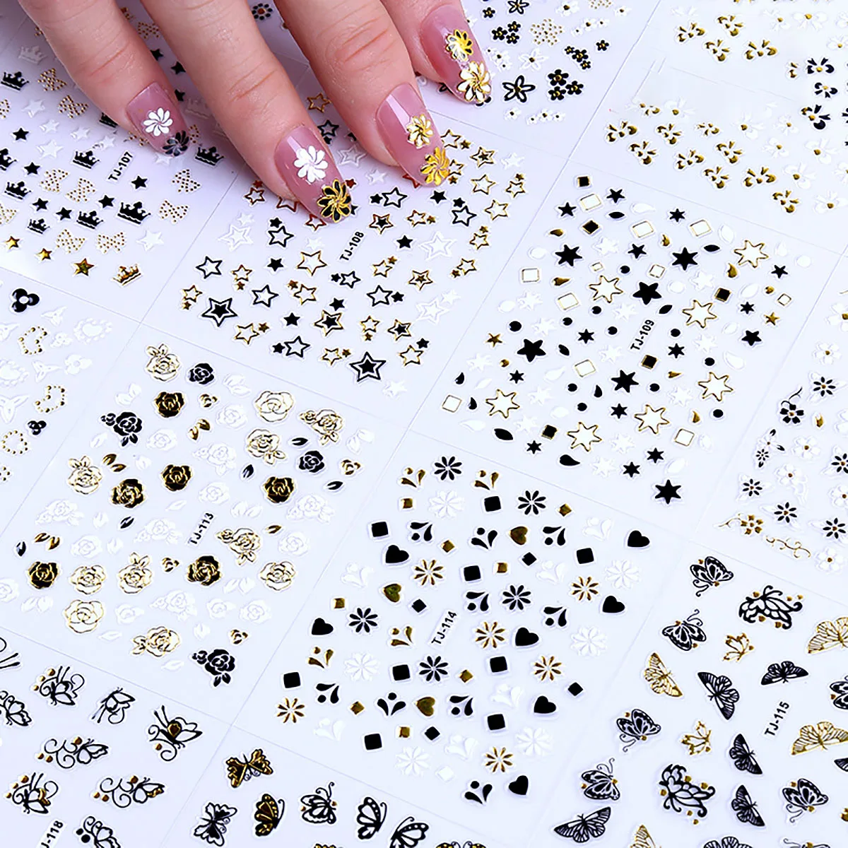 30Pcs Yellow Gold Floral Butterfly Bow Crown Fashion 3D Nail Sticker Art Decoration Finger Japanese Self-Adhesive Waterproof
30Pcs Yellow Gold Floral Butterfly Bow Crown Fashion 3D Nail Sticker Art Decoration Finger Japanese Self-Adhesive Waterproof