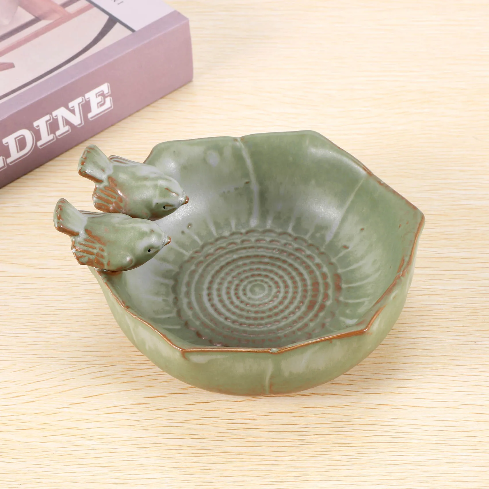 Ceramic Birth Baths Garden Decor Birth Feeder Ceramic Aquarium Retro Finish Bird Feeder
Ceramic Birth Baths Garden Decor Birth Feeder Ceramic Aquarium Retro Finish Bird Feeder