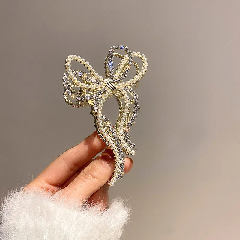 Rhinestone Pearl Bowknot Large Hair Claws Clips for Hair Clip Claw Shiny Retro High Quality Hollow Bow Hairpins Female Headdress
Rhinestone Pearl Bowknot Large Hair Claws Clips for Hair Clip Claw Shiny Retro High Quality Hollow Bow Hairpins Female Headdress
