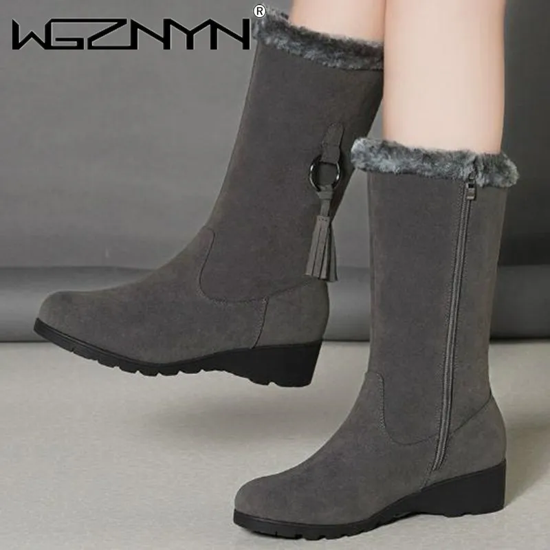 2024 High Boots Women Warm Plush Suede Ladies Long Boots Comfortable Winter Female Wedge Cotton Shoes Mid-calf Fur Zapatos Mujer
2024 High Boots Women Warm Plush Suede Ladies Long Boots Comfortable Winter Female Wedge Cotton Shoes Mid-calf Fur Zapatos Mujer
