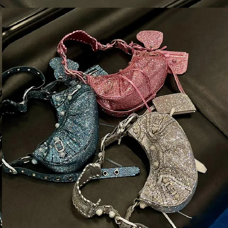 Женская кожаная сумка-тоут
Женская кожаная сумка-тоут