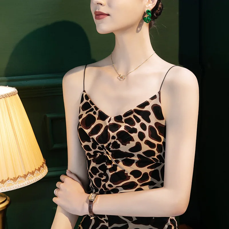 2023 Tidal Current Women T-shirt Leopard Print Gauze Female Spring Summer Sexy Crop Tops Clothes Fashion Bodysuit Tees
2023 Tidal Current Women T-shirt Leopard Print Gauze Female Spring Summer Sexy Crop Tops Clothes Fashion Bodysuit Tees