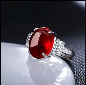 Женское кольцо из серебра 925 пробы, с натуральным зелёным агатом
Женское кольцо из серебра 925 пробы, с натуральным зелёным агатом