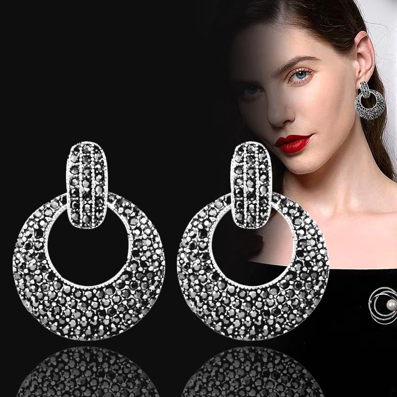 SINLEERY Vintage Full Black Cubic Zirconia Hollow Round Big Drop Earrings For Women Antique Silver Color Jewelry ZD1 SSB
SINLEERY Vintage Full Black Cubic Zirconia Hollow Round Big Drop Earrings For Women Antique Silver Color Jewelry ZD1 SSB
