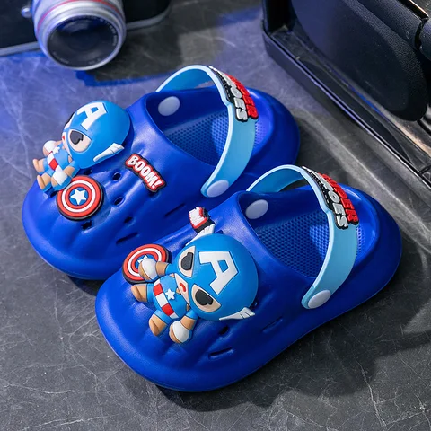 Летние детские тапочки Disney «Человек-паук», новинка 2024, модные Нескользящие пляжные сандалии для дома с мультяшным Железным человеком, садовая обувь для мальчиков и девочек