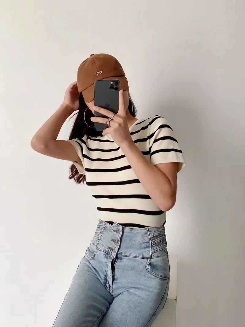 Elmsk England Style High Street Vintage O-neck Crop Tops Knitted Stripe Sexy Summer T shirts Women Short Tops
Elmsk England Style High Street Vintage O-neck Crop Tops Knitted Stripe Sexy Summer T shirts Women Short Tops