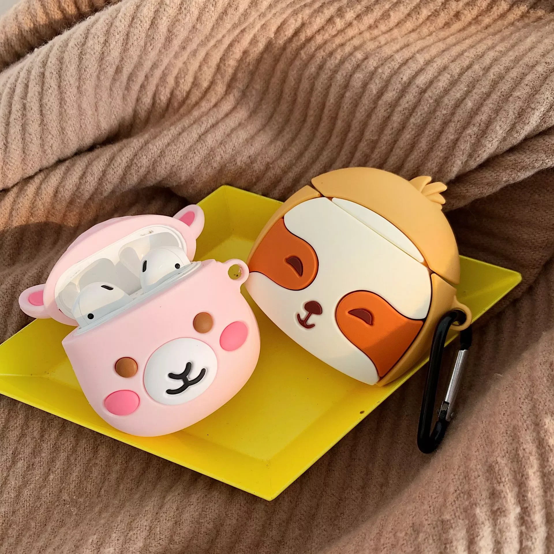 Suitable for AirPods1/2 generation/Pro3 true wireless bluetooth earphone case alpaca and sloth
Suitable for AirPods1/2 generation/Pro3 true wireless bluetooth earphone case alpaca and sloth