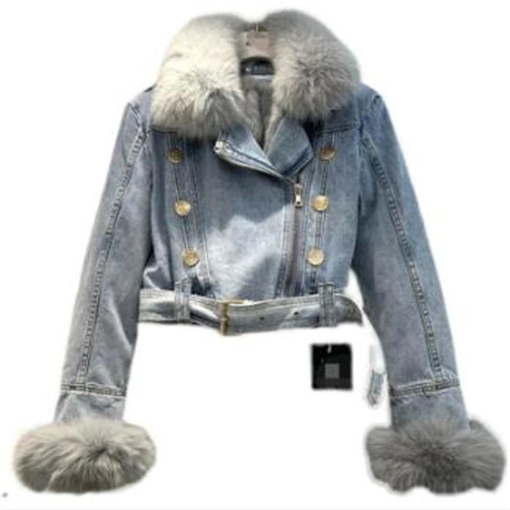 Winter Women Denim Coat Jacket Short Imitation Fox Collar Warm Outerwear Thicken Coat High Quality Luxury Design Party Wear
Winter Women Denim Coat Jacket Short Imitation Fox Collar Warm Outerwear Thicken Coat High Quality Luxury Design Party Wear