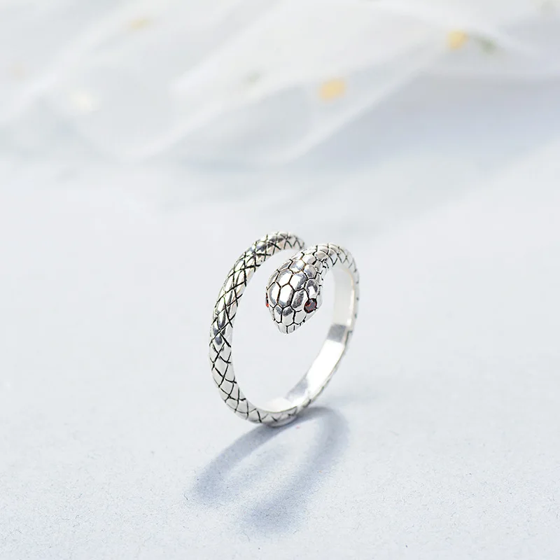 TULX Vintage Silver Color Punk Hip Hop Snake Shape Adjustable Animal Ring Simple Classic Jewelry For Women Party Gifts
TULX Vintage Silver Color Punk Hip Hop Snake Shape Adjustable Animal Ring Simple Classic Jewelry For Women Party Gifts