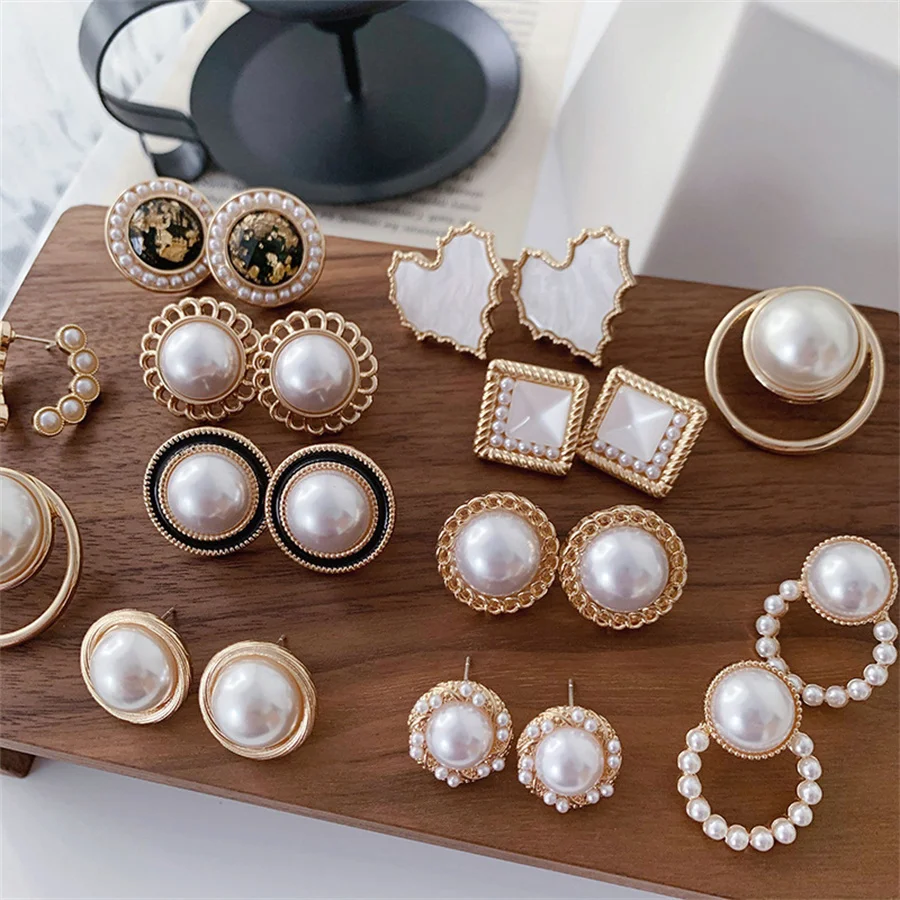 Korea Elegant Simulated Pearl Hollow Round Clip on Earrings Non Pierced Baroque Pearl Heart Ear Clips for Women Ear Cuff Jewelry 
Korea Elegant Simulated Pearl Hollow Round Clip on Earrings Non Pierced Baroque Pearl Heart Ear Clips for Women Ear Cuff Jewelry