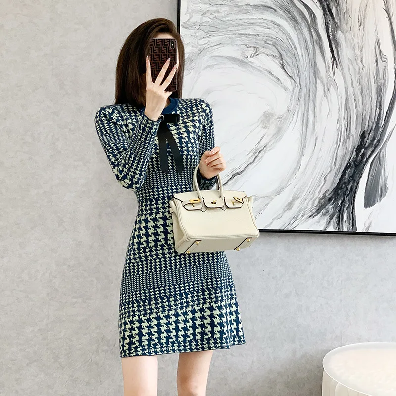 High Quality 2023 Elegant Contrast Color Design Women Dress Female Evening Party Autumn Winter Crop Top Clothes Casual Y2k Robe
High Quality 2023 Elegant Contrast Color Design Women Dress Female Evening Party Autumn Winter Crop Top Clothes Casual Y2k Robe