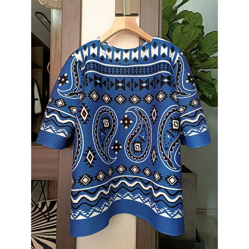T shirt female fashionable and loose printed folds women's clothing 2022 Summer new product loose versatile o neck T -shirt
T shirt female fashionable and loose printed folds women's clothing 2022 Summer new product loose versatile o neck T -shirt
