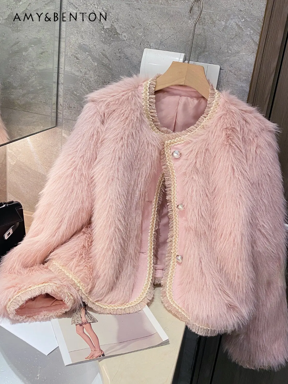 Winter New Pink Environmental Protection Fox Fur Coat Female Short Tassel Side Design Sense Crew Neck Long Sleeve Jacket
Winter New Pink Environmental Protection Fox Fur Coat Female Short Tassel Side Design Sense Crew Neck Long Sleeve Jacket