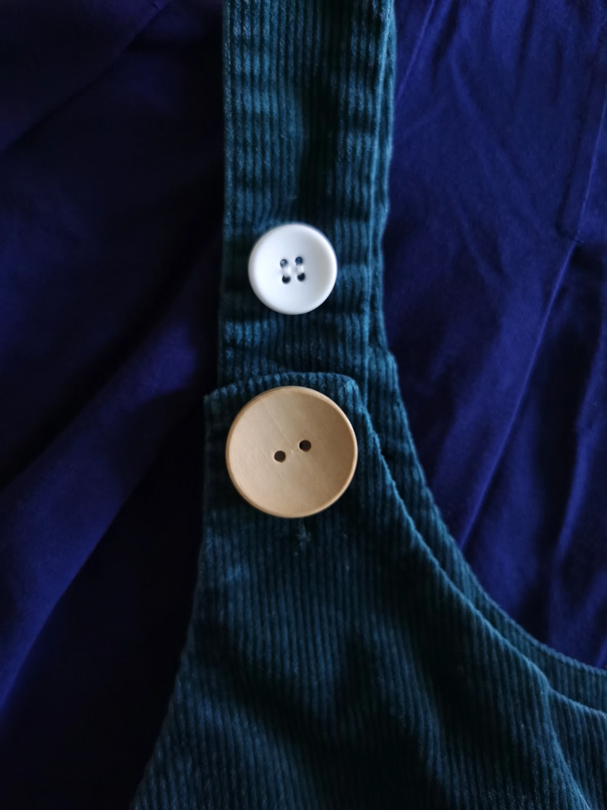 20pcs Natural Round Wooden Buttons 3cm 2 Hole Minimalistic Style Round Wood Bowl Button for Coat Sewing Accessories Craft Supply
20pcs Natural Round Wooden Buttons 3cm 2 Hole Minimalistic Style Round Wood Bowl Button for Coat Sewing Accessories Craft Supply