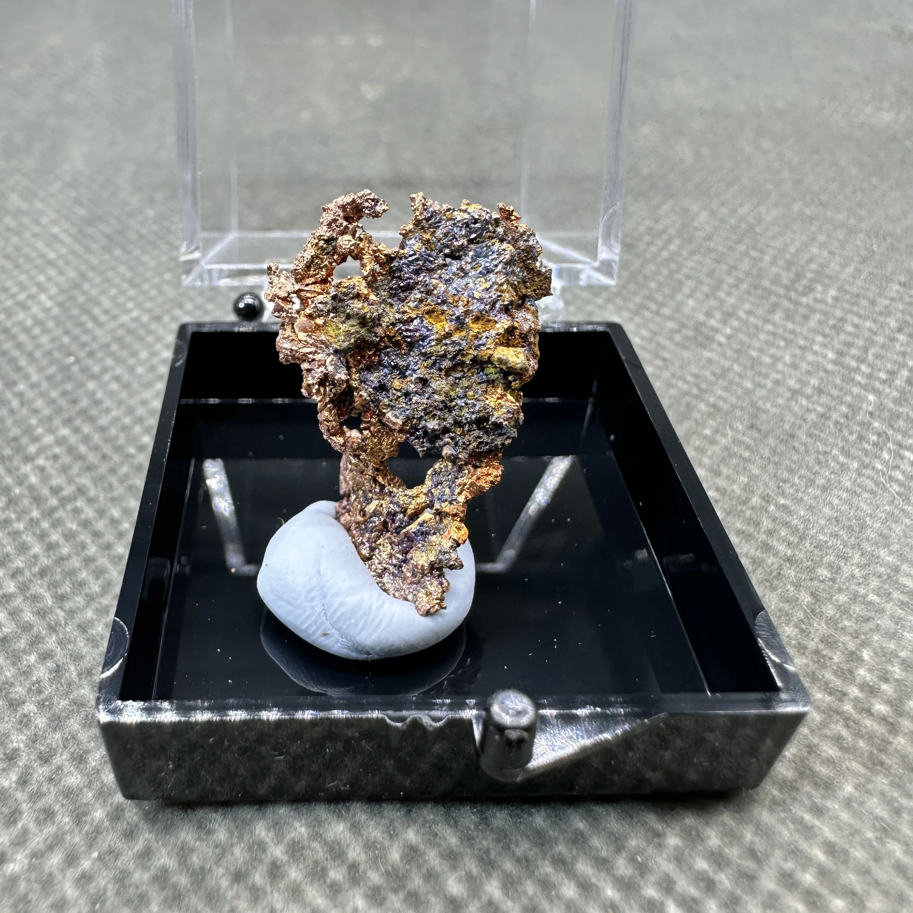 Натуральный образец минерала из меди QIANCHUAN
Натуральный образец минерала из меди QIANCHUAN