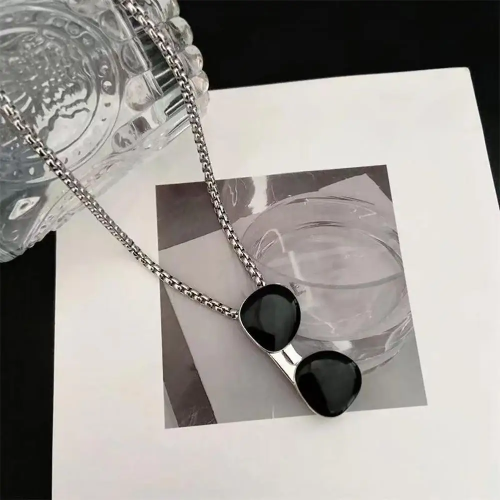 Chic Hip Hop Fine Workmanship Cool Sunglasses Male Female Pendant Chain Jewelry Accessories Pendant Necklace for Daily
Chic Hip Hop Fine Workmanship Cool Sunglasses Male Female Pendant Chain Jewelry Accessories Pendant Necklace for Daily