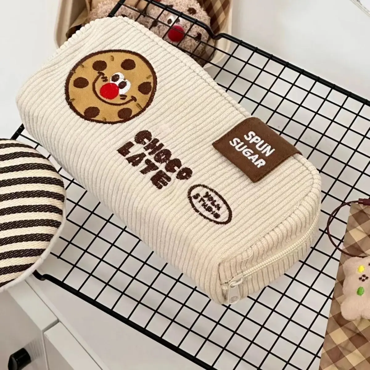 Retro Plush Pu Cartoon Cute Cookie Pencil Case Student Stationery School Supplies High Capacity Pencil Bag Kawaii Bag Cute Bag
Retro Plush Pu Cartoon Cute Cookie Pencil Case Student Stationery School Supplies High Capacity Pencil Bag Kawaii Bag Cute Bag