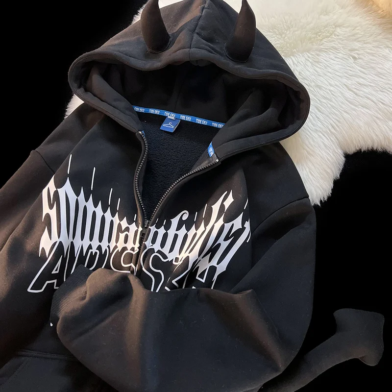 2022 Gothic Y2k Dark Little Devil Design Letter Print Hooded Cardigan Hoodie Women Streetwear Loose Casual Couple Hoodies Womens
2022 Gothic Y2k Dark Little Devil Design Letter Print Hooded Cardigan Hoodie Women Streetwear Loose Casual Couple Hoodies Womens
