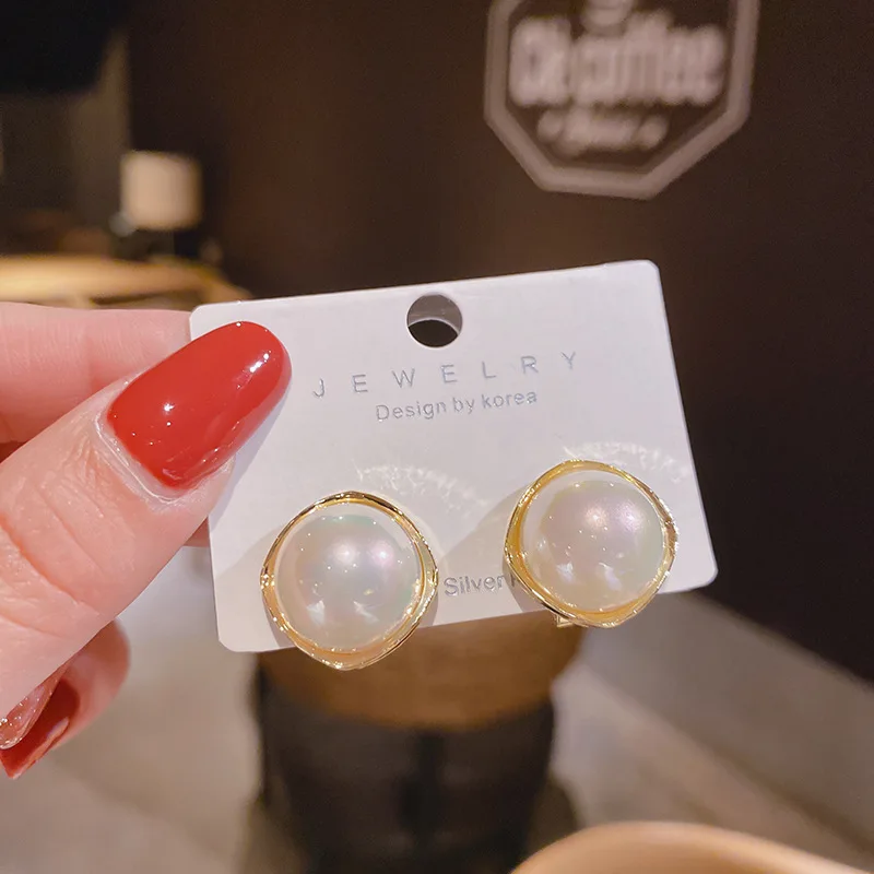 S925 Silver Needle Korea French Retro Pearl Earrings Korea Simple Temperament Earrings Cold Wind Earrings Female
S925 Silver Needle Korea French Retro Pearl Earrings Korea Simple Temperament Earrings Cold Wind Earrings Female