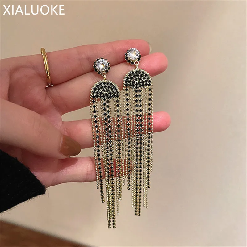 Женские Висячие серьги XIALUOKE, винтажные длинные висячие серьги с кисточками и кристаллами, элегантные Геометрические стразы, вечерние ювели...
Женские Висячие серьги XIALUOKE, винтажные длинные висячие серьги с кисточками и кристаллами, элегантные Геометрические стразы, вечерние ювели...