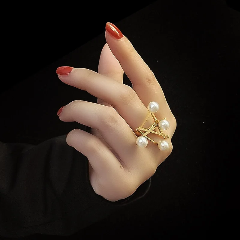 Fashion Irregular Design Simple Cross Symbol Magazine Style Pearl Exaggerated Fashion Ring for Women Party 
Fashion Irregular Design Simple Cross Symbol Magazine Style Pearl Exaggerated Fashion Ring for Women Party