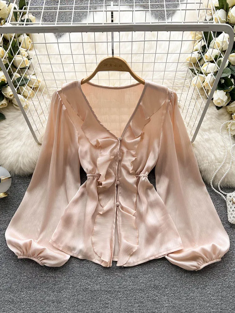 Spring New Shirt Chic Fungus Edge V-neck Niche Unique Waist Thin Top Bottoming Shirt Trend Woman Blusas D1006
Spring New Shirt Chic Fungus Edge V-neck Niche Unique Waist Thin Top Bottoming Shirt Trend Woman Blusas D1006