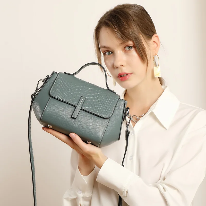 New Styles Genuine Cow Leather Women's Crossbody Tote Shoulder Handbags Shell Mini Phone Bags Gifts for Birthday Christmas
New Styles Genuine Cow Leather Women's Crossbody Tote Shoulder Handbags Shell Mini Phone Bags Gifts for Birthday Christmas