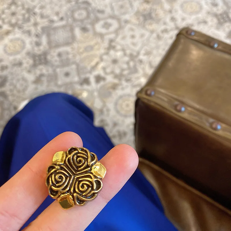 Retro flower metal buttons for sewing coats replacement clothing designers diy crafts supply apparel decorative object 6pcs/lot
Retro flower metal buttons for sewing coats replacement clothing designers diy crafts supply apparel decorative object 6pcs/lot