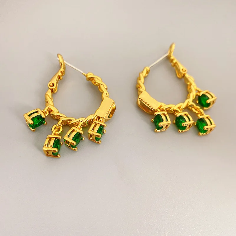 New green teardrop gem earrings Korea luxury summer niche high-end vintage golden jewelry for women
New green teardrop gem earrings Korea luxury summer niche high-end vintage golden jewelry for women