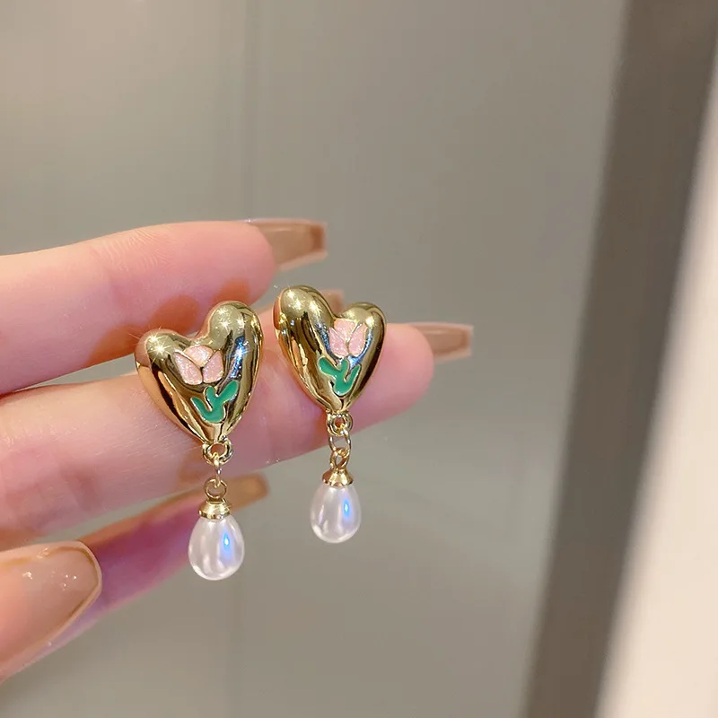 Gold Color Heart Flower Pearl Drop Earrings For Women Fashion Temperament Earings Brincos Femme Bijoux Jewelry
Gold Color Heart Flower Pearl Drop Earrings For Women Fashion Temperament Earings Brincos Femme Bijoux Jewelry