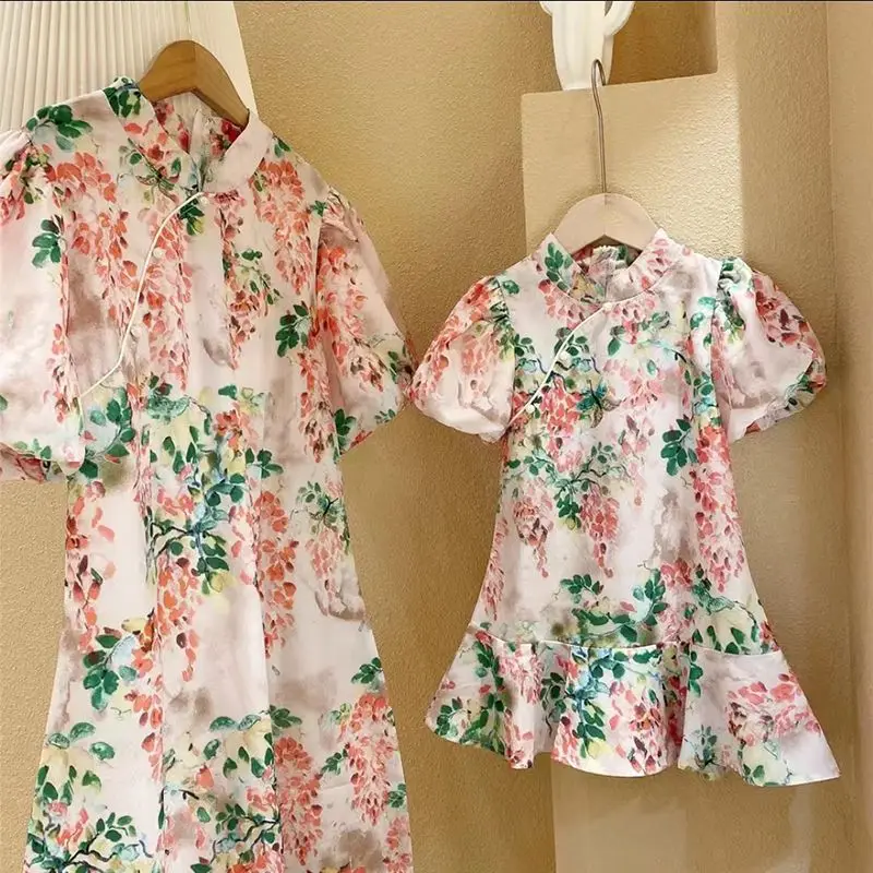 Summer New Matching Outfits for The Family Mother Kids Girls chiffon Dress Mother Daughter Matching Clothes Baby Girl Clothes
Summer New Matching Outfits for The Family Mother Kids Girls chiffon Dress Mother Daughter Matching Clothes Baby Girl Clothes