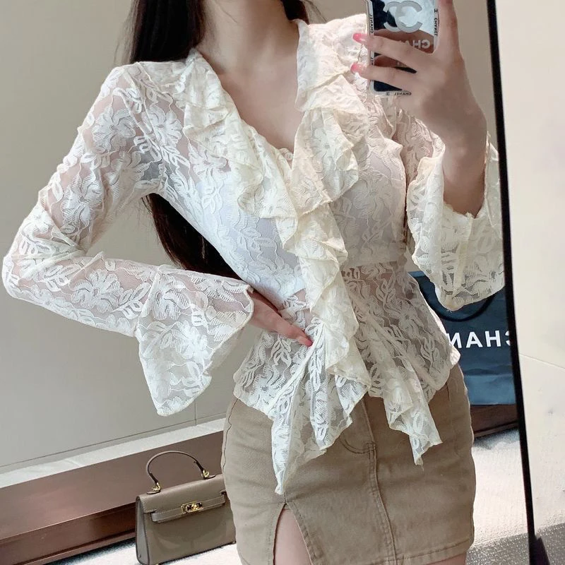 Sexy Hollow Out Women Lace Shirt Elegant Korean Flare Sleeve Slim Blouse Fashion V Neck Irregular All Match Female Tops
Sexy Hollow Out Women Lace Shirt Elegant Korean Flare Sleeve Slim Blouse Fashion V Neck Irregular All Match Female Tops