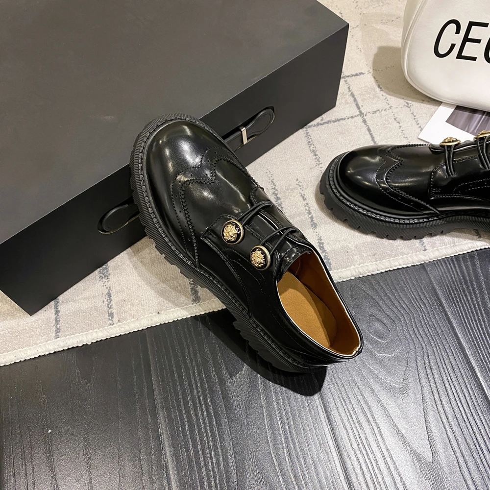 Hand-carved thick-bottomed bullock small leather shoes women 2023 spring everything gold buckle British style loafer single shoe
Hand-carved thick-bottomed bullock small leather shoes women 2023 spring everything gold buckle British style loafer single shoe